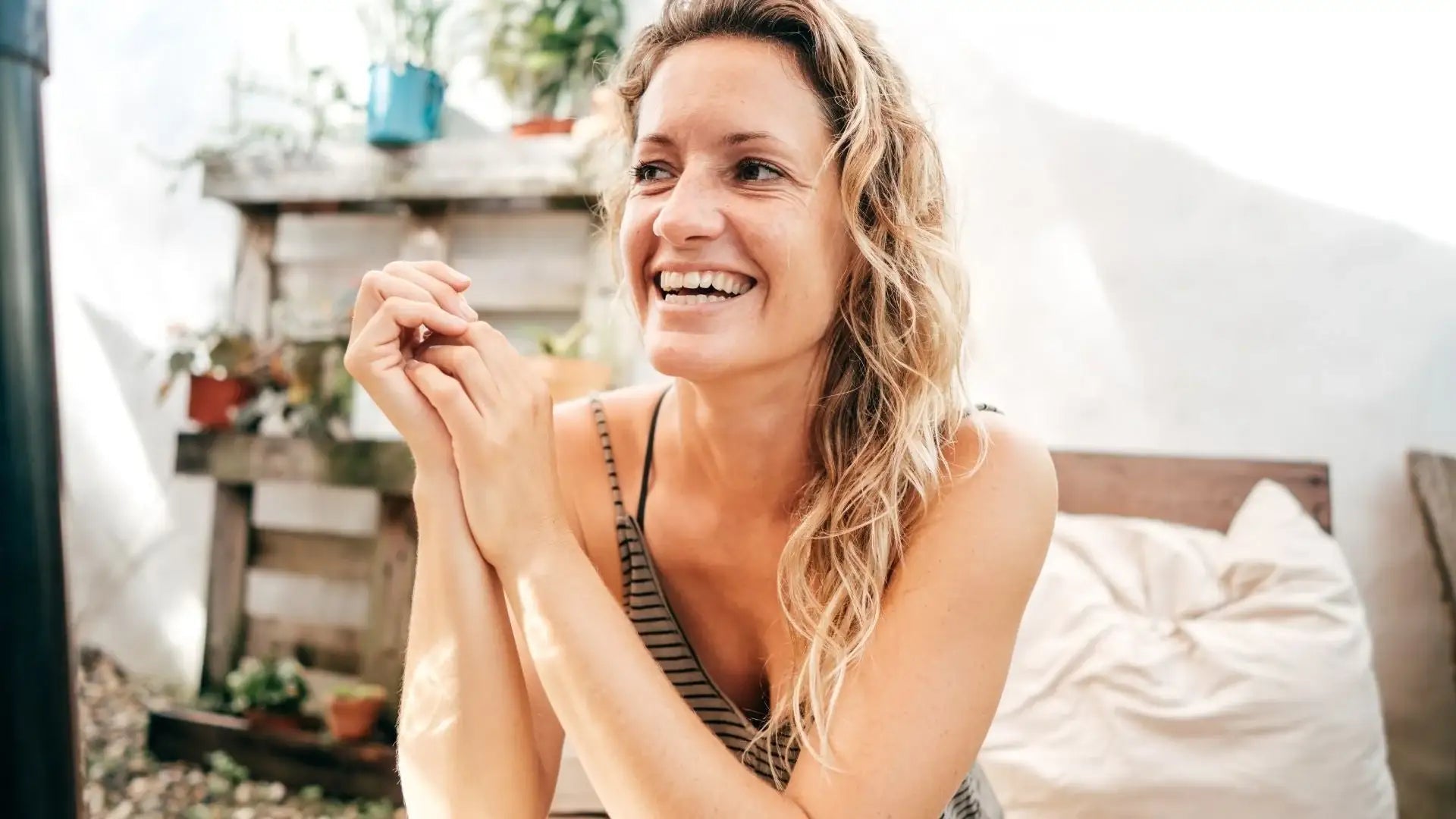 How to Support Healthy Skin Aging in Your 40s and Beyond: A Practical Guide Using Tone & Glow and Radiant Renew - Crane Wellness